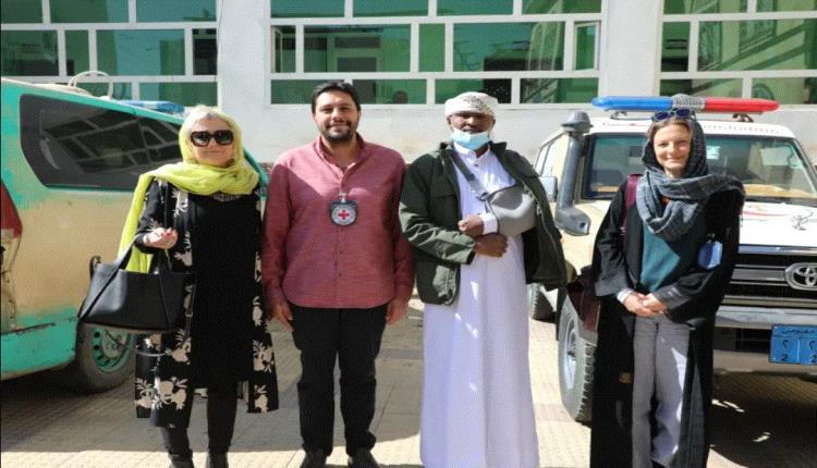 بعد تعذيبه وكسر ذراعه.. الإفراج عن محتجز سوداني من سجون الحوثي