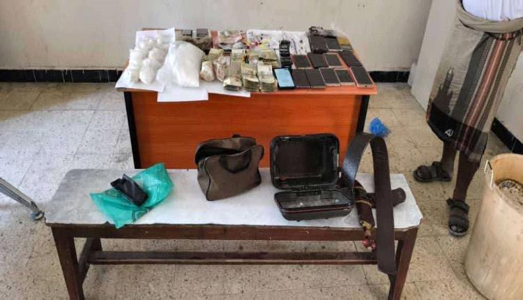 عملية نوعية بأمن المكلا تسفر عن ضبط 2 كيلوغرام من الشبو وتوقيف أربعة متورطين