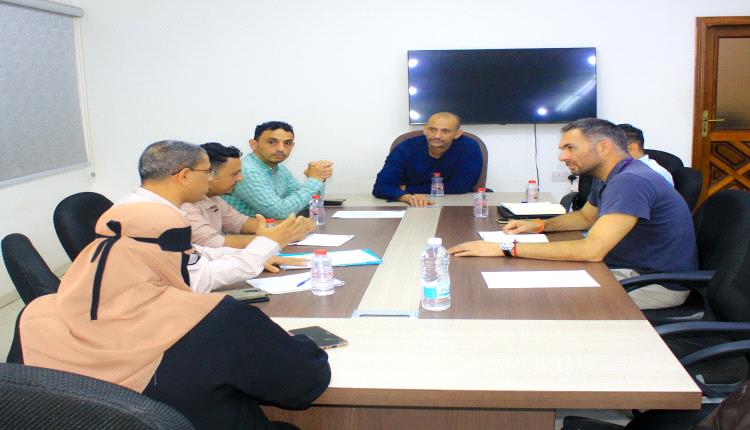 مدير مؤسسة المياه بعدن يبحث مع فريق أممي تحسين خدمات الصرف الصحي