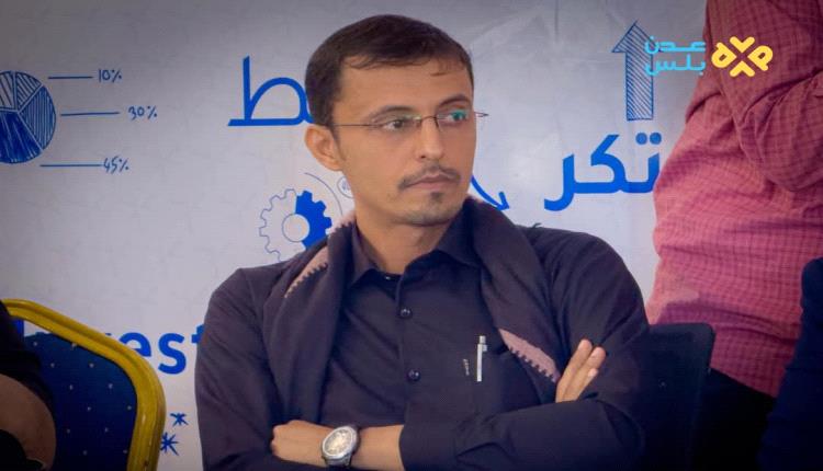 منشور للباحث "إبراهيم الكازمي" يدعو لإصلاح الطرق في أبين بجهود مجتمعية