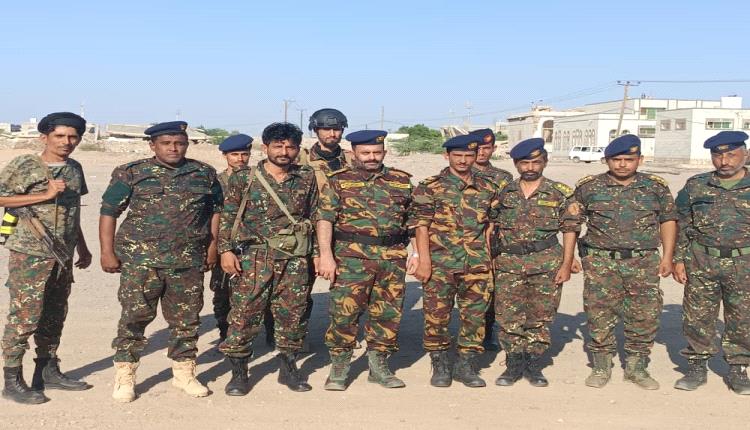 مدير أمن أبين يزور معسكر القوات الخاصة ويشيد بجهود قائده العميد العوبان في تعزيز الانضباط والاستعداد القتالي