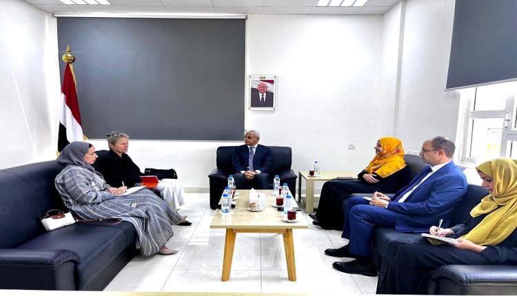 نائب وزير الخارجية يبحث مع السفيرة الهولندية تطورات المشهد الإنساني والسياسي في اليمن