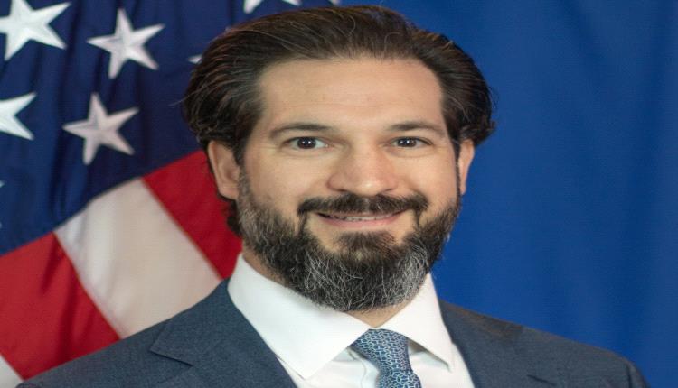 الكشف عن توجه أميركي تجاه الحوثيين ويدعو الشرعية لاستغلال الفرصة