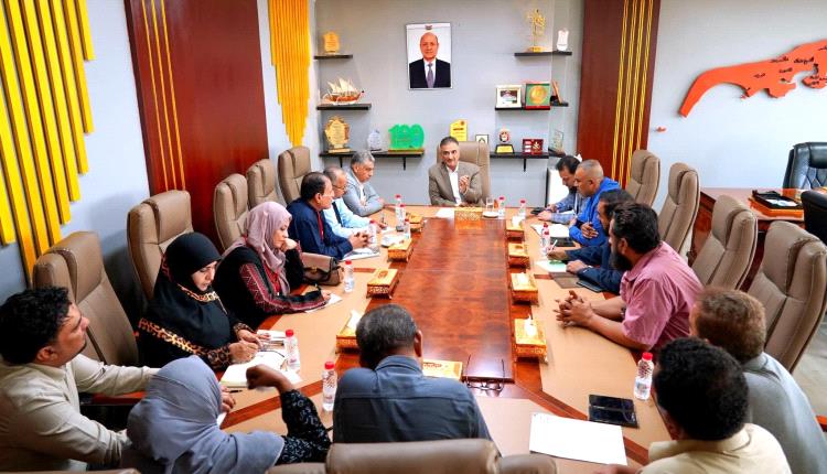 السلطة المحلية في العاصمة عدن تقر رفع حافز المعلمين إلى 50 ألف ريال