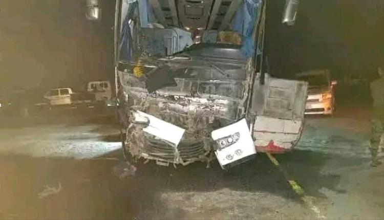 حادث مروري مروع يودي بحياة 3 جنود وإصابة آخرين في أبين