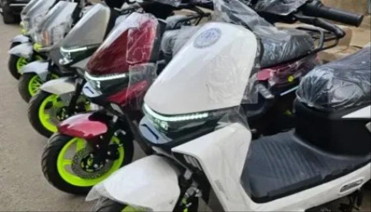قرار مفاجئ بشأن الدراجات الكهربائية في صنعاء