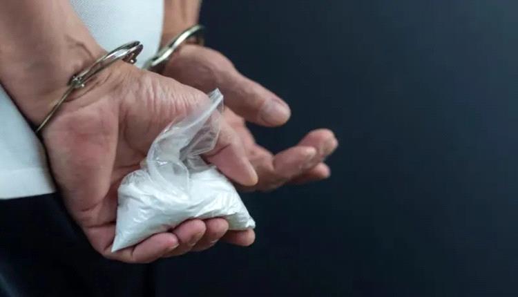 الأمن يضبط شابًا بحضرموت الساحل بحوزته كمية من الحشيش