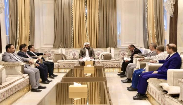 المحرّمي يلتقي قضاة المحكمة والنيابة الجزائية المتخصصة بعدن ويشدد على ضرورة تسريع البت في القضايا