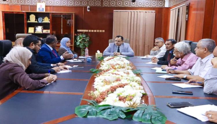 الوزير السقطري يبحث مع وفد البنك الدولي التدخلات في القطاع الزراعي