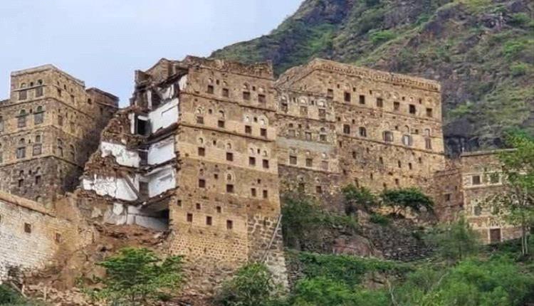 صنعاء.. انهيار مبنى تاريخي في "حراز" بسبب الأمطار الغزيرة
