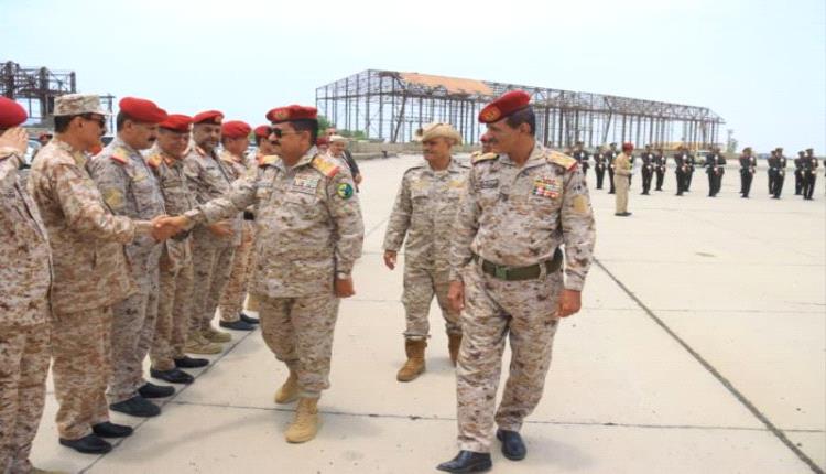 وزير الدفاع يعود إلى عدن بعد جولة ميدانية