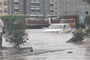 أمطار غزيرة تضرب عدن وتحذيرات من مخاطر السيول