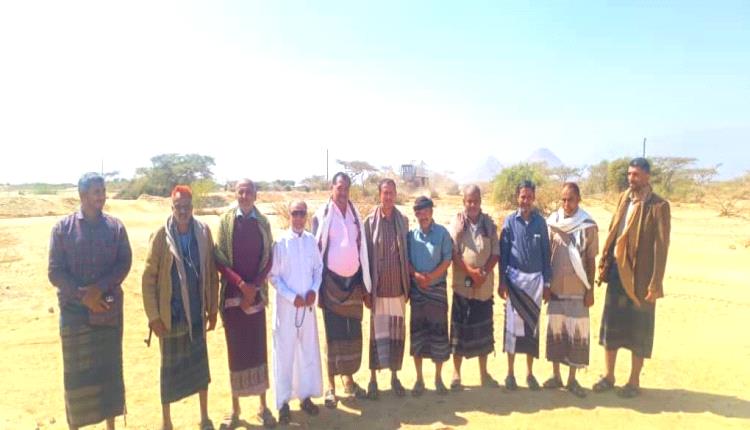 مدير عام مديرية لودر يشهد أعمال تسوية موقع مشروع الطاقة الشمسية