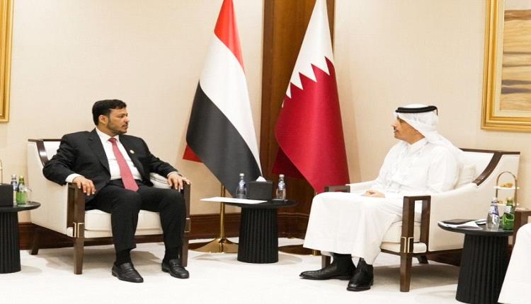 عضو مجلس القيادة عبدالله العليمي يلتقي رئيس مجلس الوزراء وزير الخارجية القطري