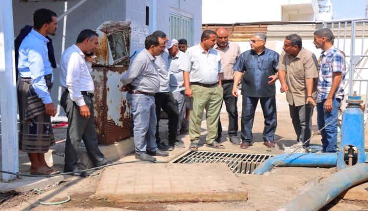 نائب المحافظ:
السلطة المحلية بعدن عازمة على إنهاء مشاكل الصرف الصحي بمديرية خور مكسر مع نهاية العام الجاري