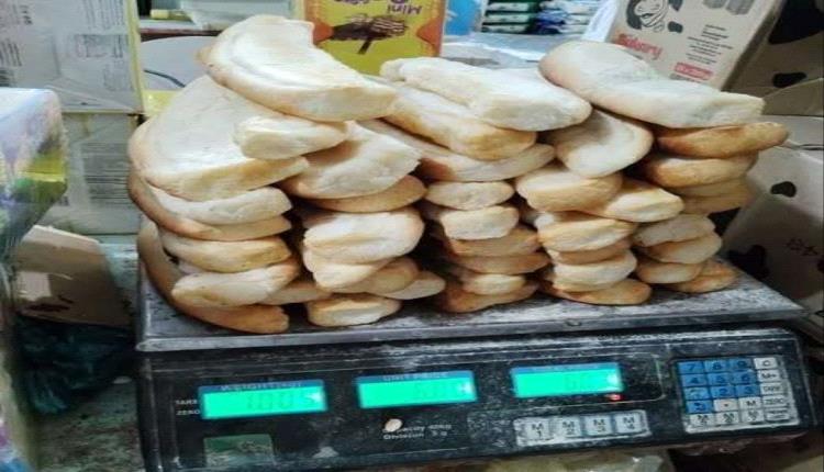 أفران في عدن تتجاهل التسعيرة الرسمية وتواصل بيع الروتي بـ100 ريال