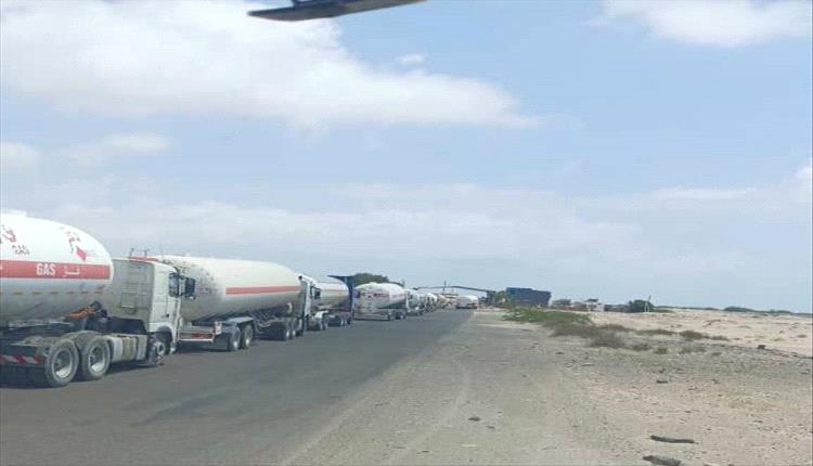 أبين: رفع قطاع قبلي في العرقوب وفتح الطريق الدولي أمام ناقلات الغاز