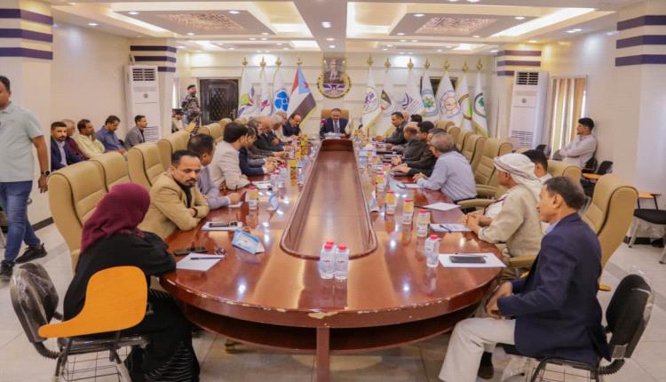 وزير النقل يعلن تأييد الوزارة كافة القرارات والخطوات التي اتخذها القائد عيدروس الزُبيدي