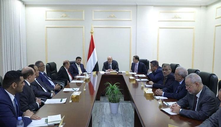 رئيس مجلس القيادة يرأس اجتماعًا طارئًا لمجلس الدفاع الوطني