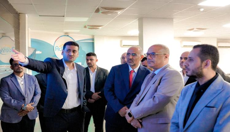 الزُبيدي يتفقد جاهزية وزارة الاتصالات وتقنية المعلومات ويؤكد أهمية تطوير القطاع