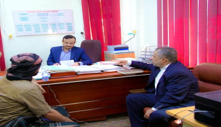 محافظ شبوة يناقش أوضاع بيحان ويطّلع على المشاريع المنفذة وأولويات المرحلة المقبلة