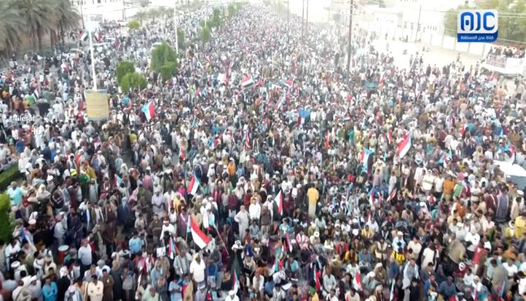 صحيفة بريطانية: ملامح دولة الجنوب تلوح في الأفق