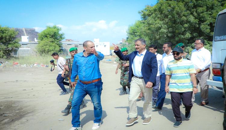 لملس يناقش أوضاع المياه والصرف الصحي ويطّلع على سير العمل في المشروع الاستراتيجي لخزان الضخ