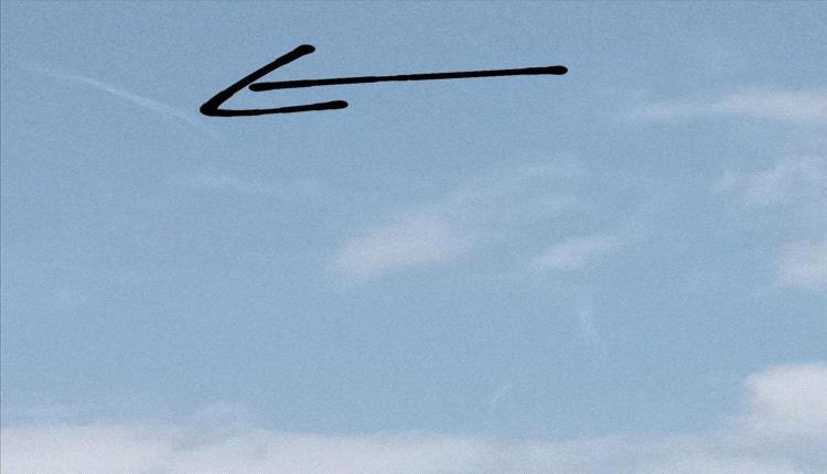 طيران حربي سعودي ينفّذ تحليقًا مكثفًا فوق سماء المكلا ويطلق قنابل تحذيري