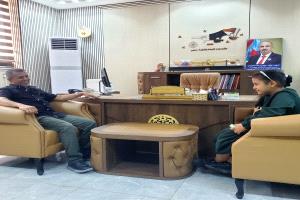 العميد وسيم العُمري يستقبل الطفلة منيرة بن شجاع ويُثني على وعيها الوطني المتقدم