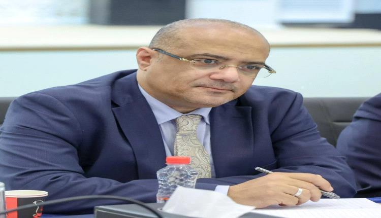 الوزير باذيب: كل اتصالات الحكومة الحساسة بعيدة عن الحوثيين (حوار مطول)