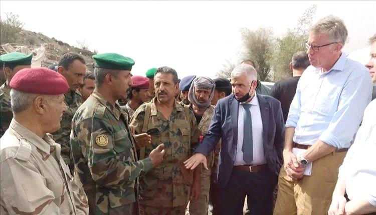 وفد أممي يزور النقاط الأمنية المكلفة بتأمين خط الضالع – صنعاء