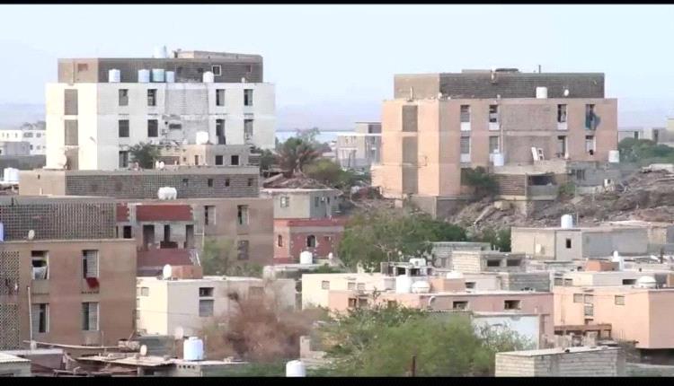 سكان صلاح الدين بعدن يشكون من ضعف المياه ويطالبون بحلول عاجلة