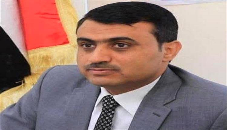 مسؤول في الشرعية يبرر مواقف الزايدي ويدعو لتجاهل ارتباطه بالحوثيين!