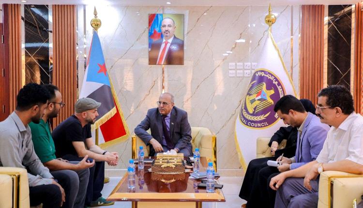 الكثيري يلتقي نائب رئيس بعثة "أطباء بلا حدود" ويشيد بدور المنظمة في دعم القطاع الصحي