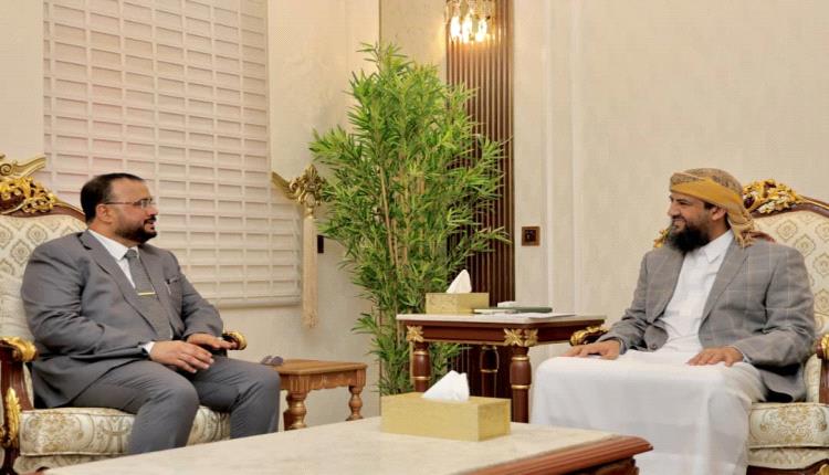 المحرّمي يبحث مع وزير الأشغال واقع البنية التحتية وأولويات مشاريع الطرق في المحافظات المحررة