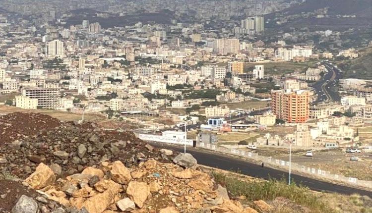 العثور على جثة شاب مفصولة الرأس مدفونة تحت صبة إسمنتية في صنعاء