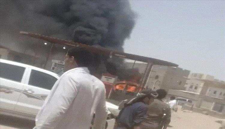 إصابة مواطنان بحريق نشب في حافلة نقل ركاب بمأرب