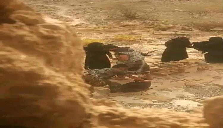 الجوف.. جماعة الحوثي تداهم منازل وتعتدي على النساء في حملة همجية