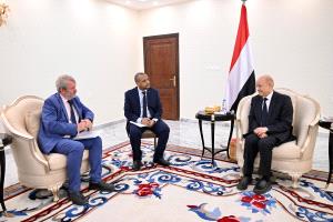 أزمة المياه في تعز على طاولة لقاء الرئيس العليمي وممثل اليونيسف