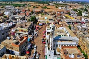 خطيب الجمعة بزنجبار: انتشار السلاح يهدد الأمن ويعرض الأبرياء للخطر