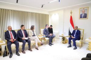 رئيس الوزراء يستقبل وفد البنك الدولي في العاصمة عدن