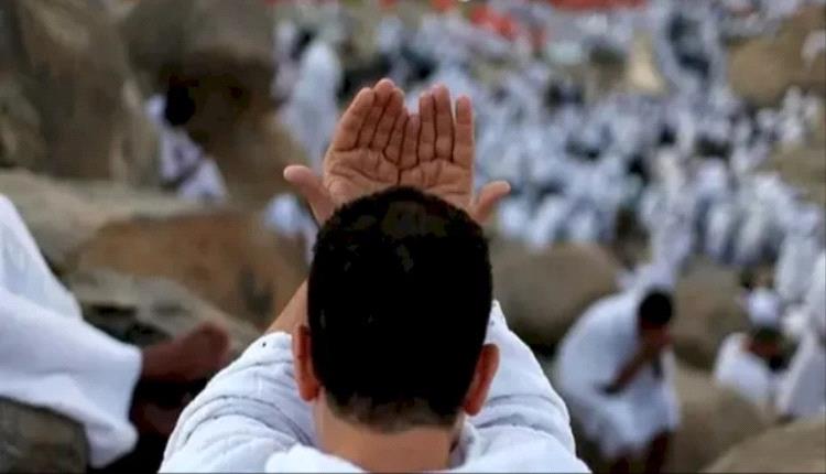 الحجاج يبدؤون أيام التشريق برمي الجمرات في مشعر منى