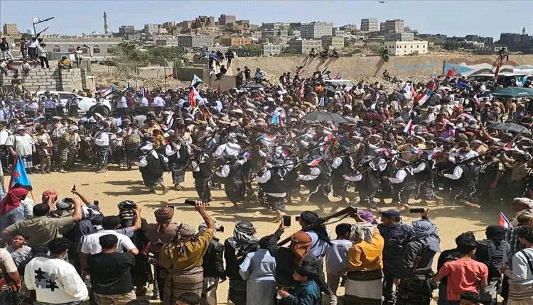 انطلاق مهرجان يافع التراثي وسط حضور واسع ومشاركة فنية متميزة