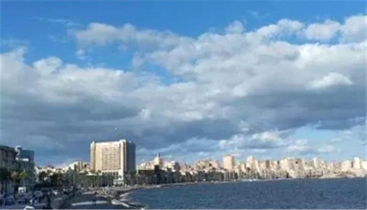 الأرصاد يحذر من رياح قوية ستضرب السواحل