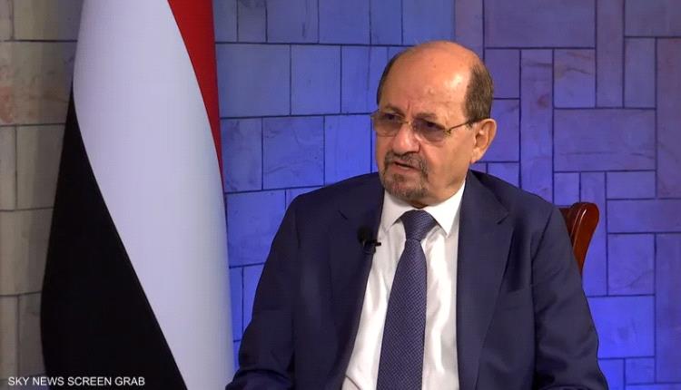 وزير الخارجية يصدر قرارات بتعيين أكثر من ٧٠ دبلوماسيًا وإداريًا في سفارات اليمن بالخارج