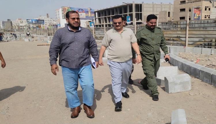 مدير عام المنصورة يتفقد مشروع إنشاء حديقة "التسعين"