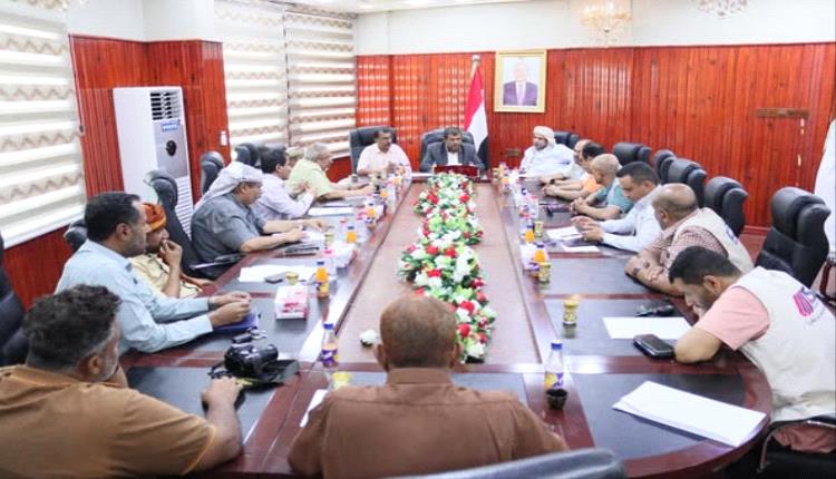 أمين عام محلي المهرة يناقش مع وفد منظمة UNOPS تنفيذ عدد من المشاريع الخدمية والتنموية
