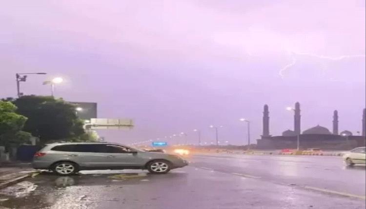 عدة محافظات يمنية مُقبلة على أمطار غزيرة.. وخبير أرصاد يُحذر