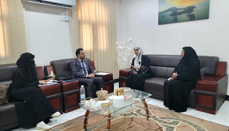 اجتماع بعدن يناقش تحديث قاعدة بيانات المنشآت الصناعية والتجارية