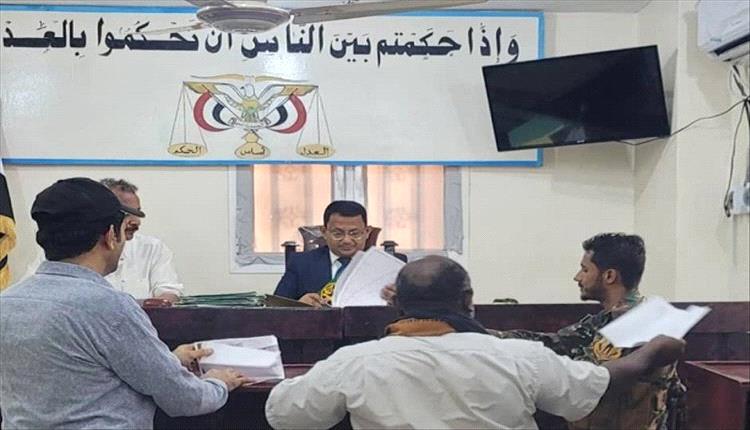 محكمة الخوخة تقضي باستعادة آلاف الهكتارات من أراضي الدولة في الحديدة